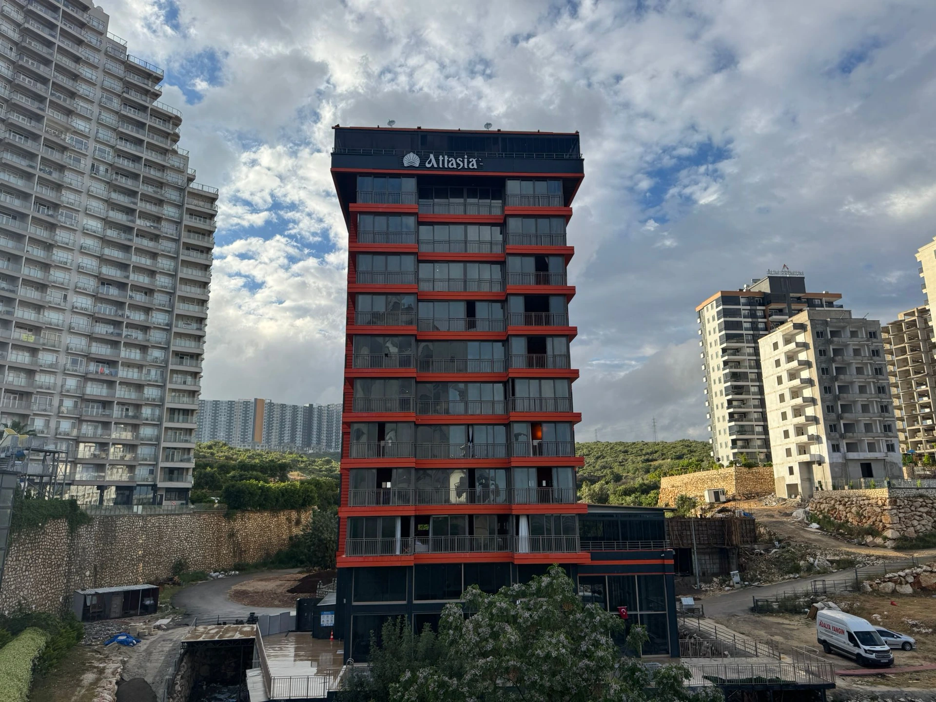 Atlasia Suit